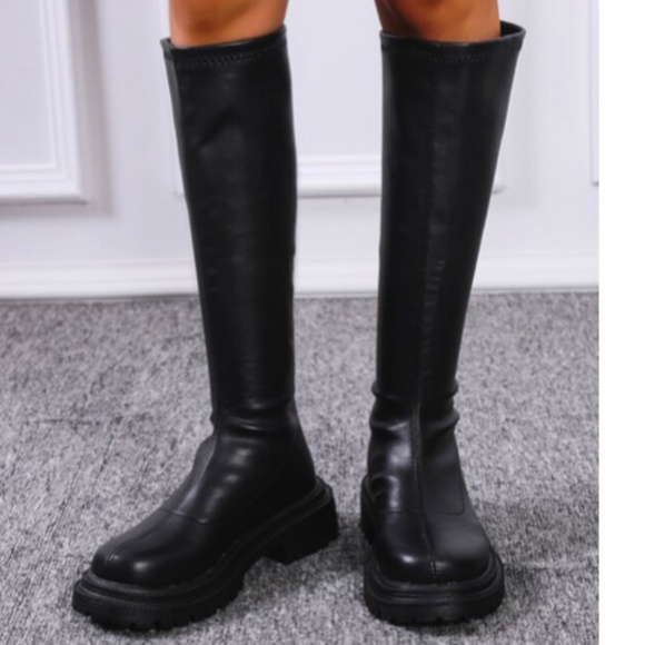Black Back Zipper Classic Boots mid rise (Size EUR40) - Picture 3 of 3